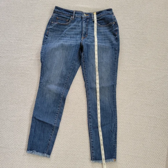 Loft Jeans - Picture 2 of 7